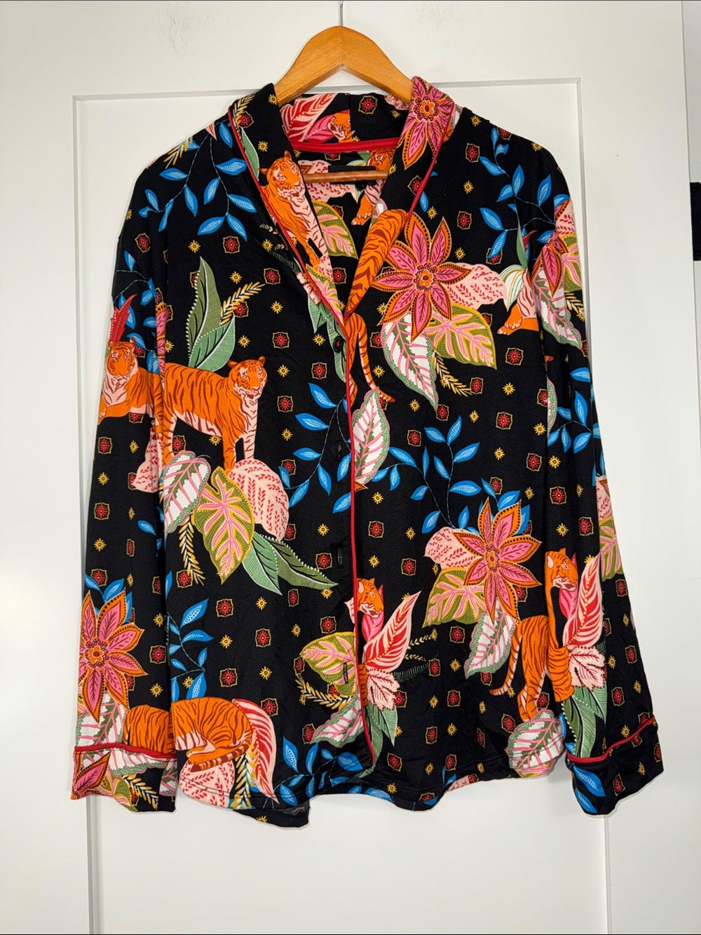 Room Service Black Floral Tiger Print Women's Button-Up Pajama Top Sz XXL cozy